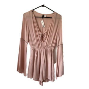 H&M Divided NWT Women's Fairy‎ Coquette Pink Gauze Bell Sleeve Shorts Romper